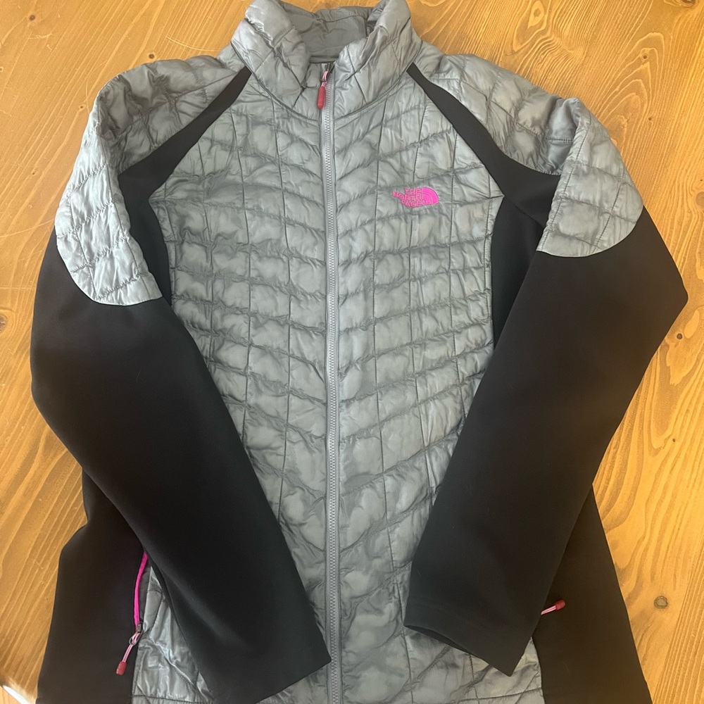 North Face women jacket. Size Large